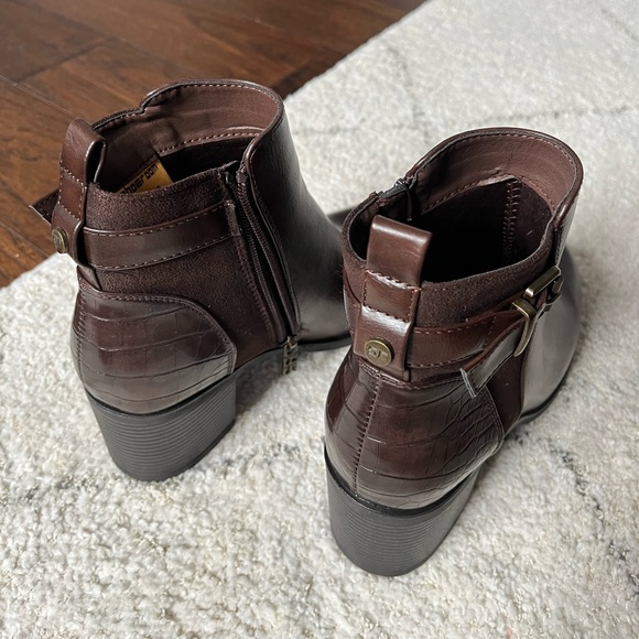 Brown Booties (Size 7) - Picture 5 of 8